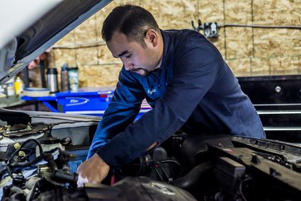 Automotive service technicians & mechanics